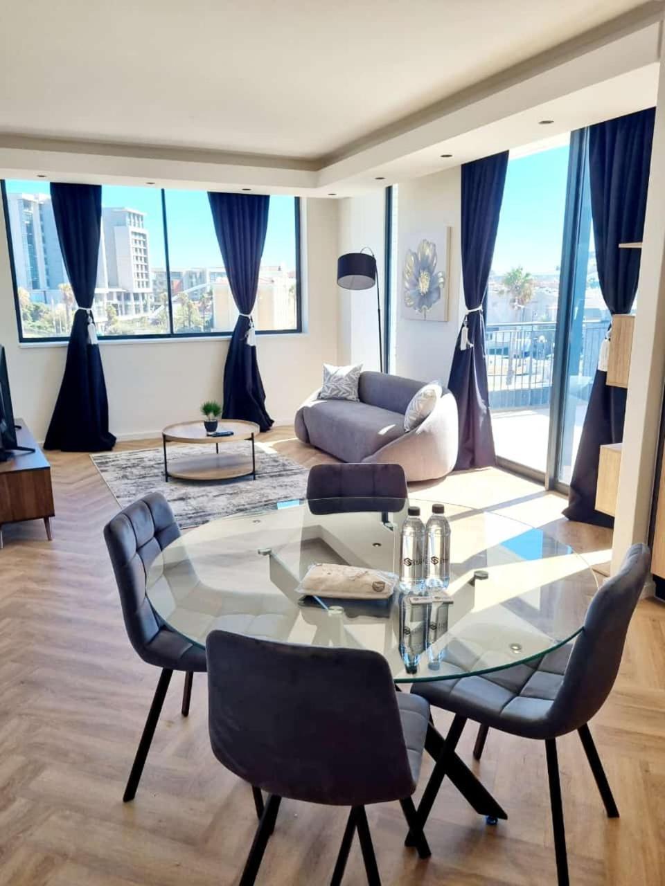 Apartment On Park By Smat