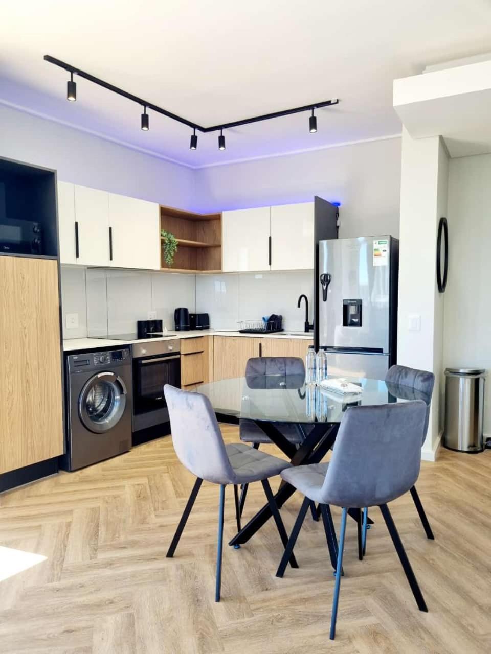 Apartment On Park By Smat